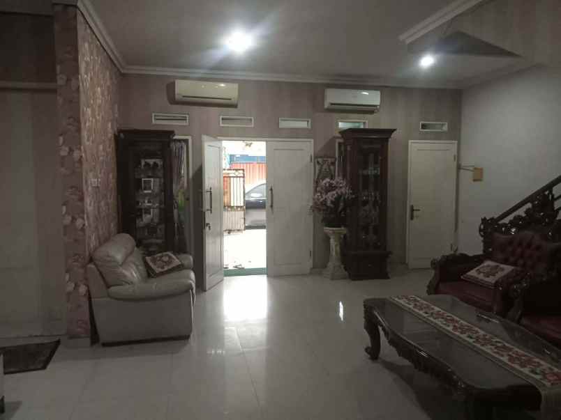 dijual rumah kota harapan indah bekasi