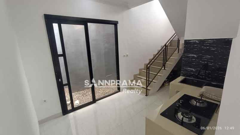 dijual rumah kukusa beji depok