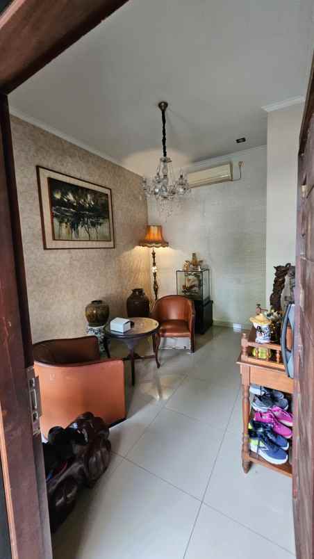 dijual rumah kuldesak di legenda wisata cibubur