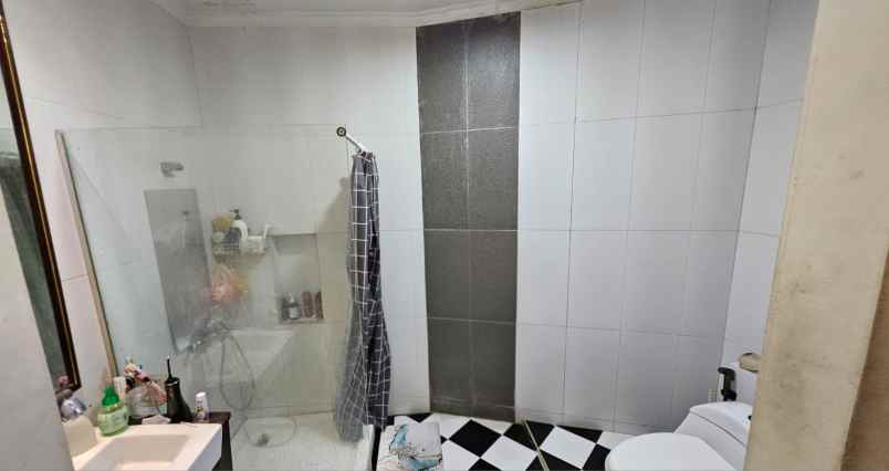 dijual rumah kuldesak di legenda wisata cibubur