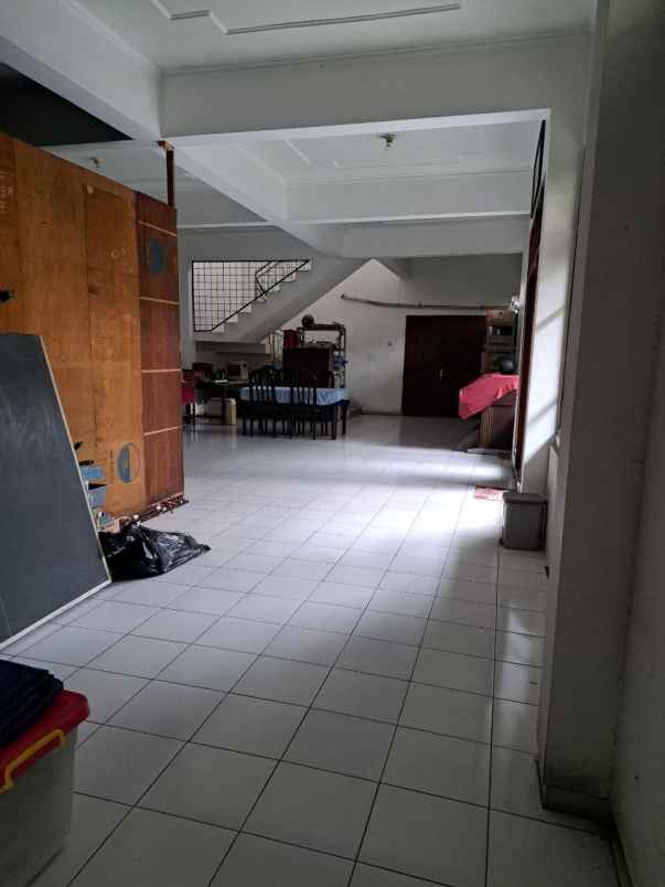 dijual rumah kutisari