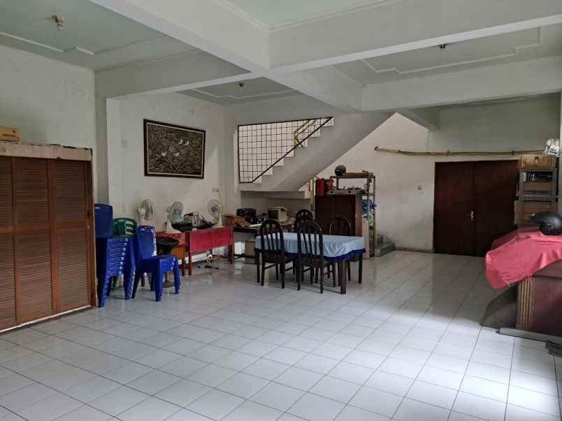 dijual rumah kutisari