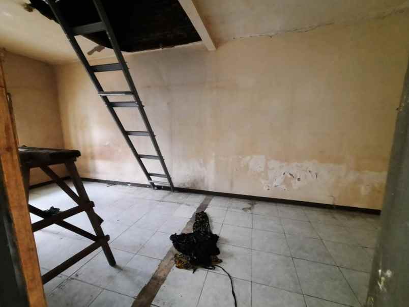 dijual rumah kutisari indah utara