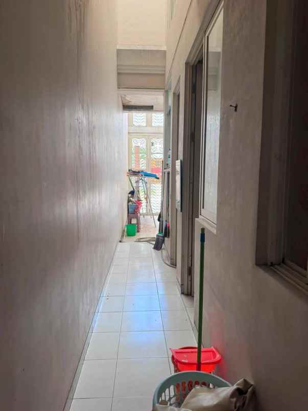 dijual rumah lariz wood pakuwon indah