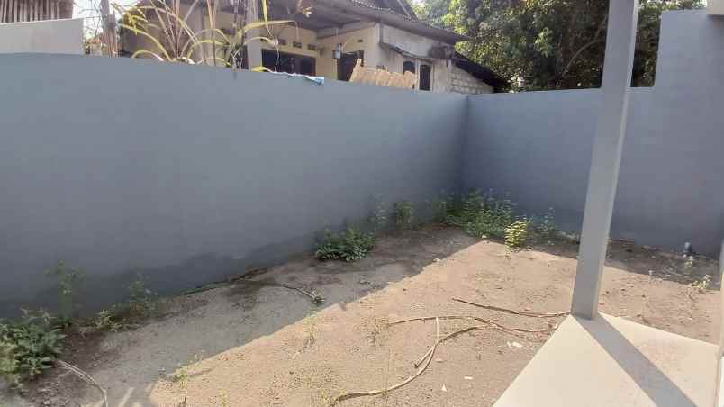 dijual rumah lava bantal