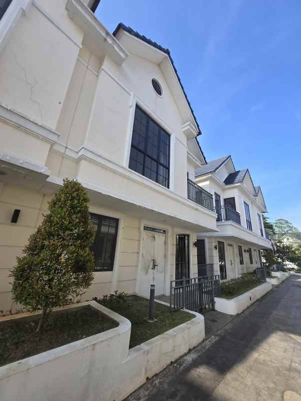 dijual rumah lavon ii cluster margonite