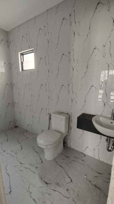 dijual rumah lavon ii cluster margonite