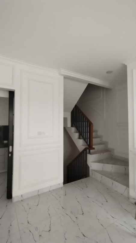 dijual rumah lavon ii cluster margonite