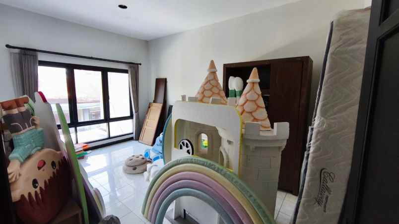 dijual rumah lebak arum