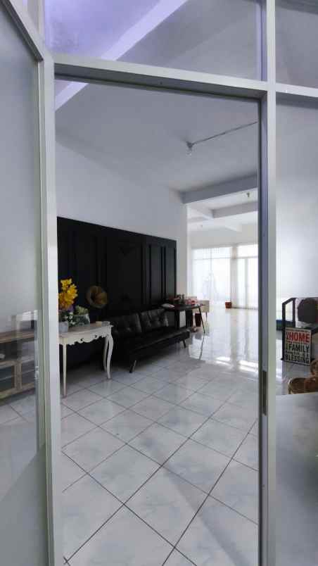 dijual rumah lebak arum