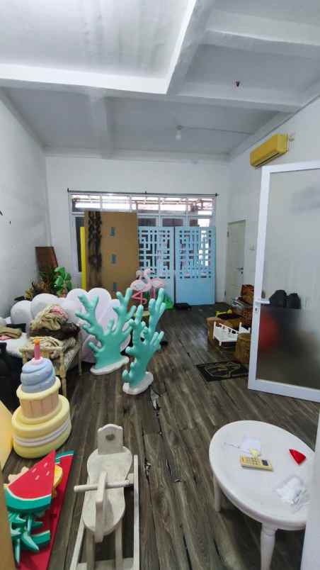 dijual rumah lebak arum