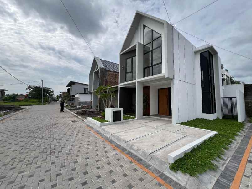dijual rumah maguwo