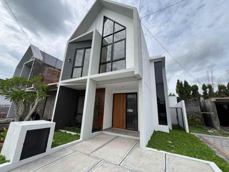 dijual rumah maguwo
