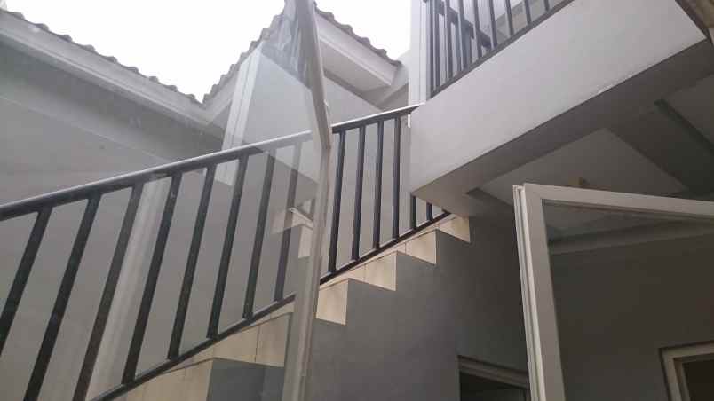 dijual rumah mampang hills
