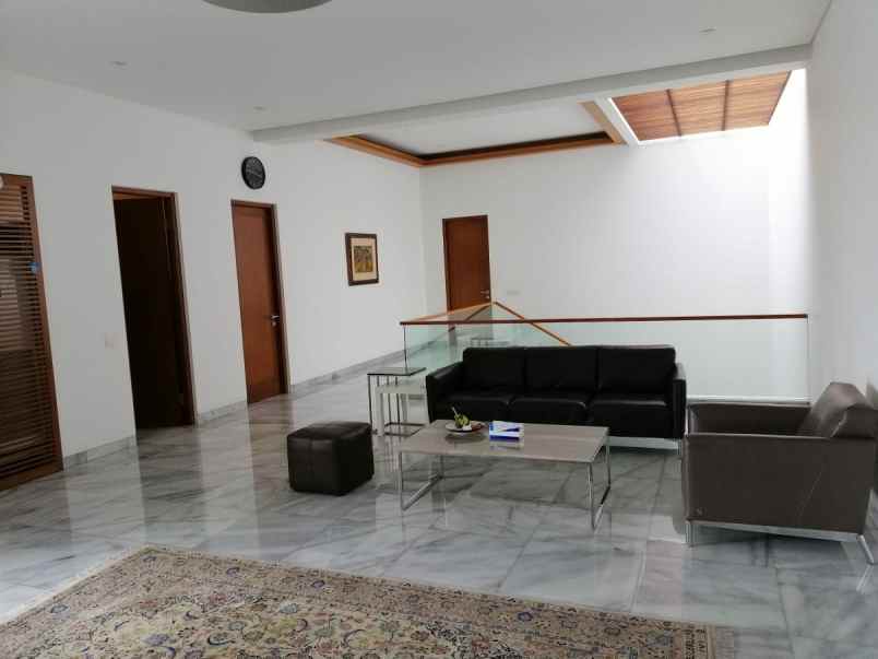 dijual rumah manggarai