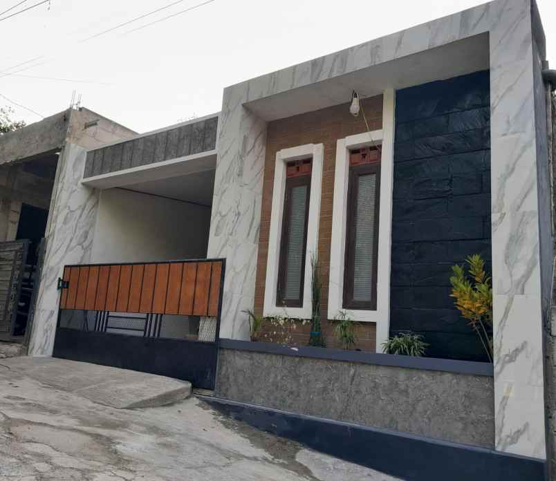 dijual rumah manglayang regency