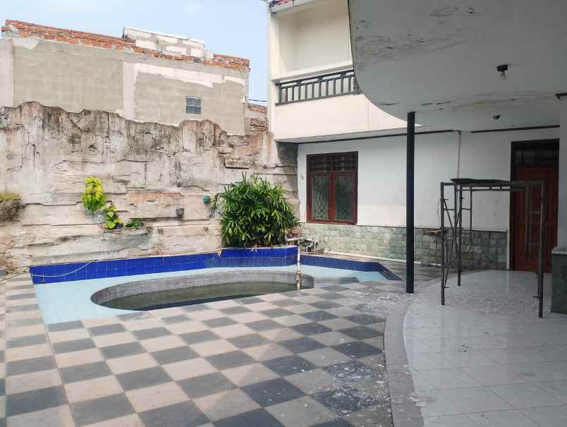 dijual rumah manukan mukti