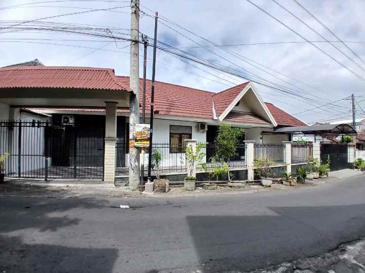 dijual rumah manukan mukti