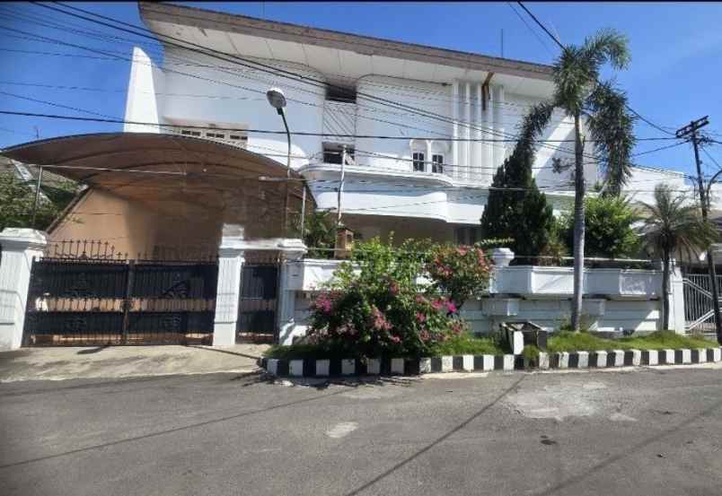 dijual rumah manyar kertoarjo