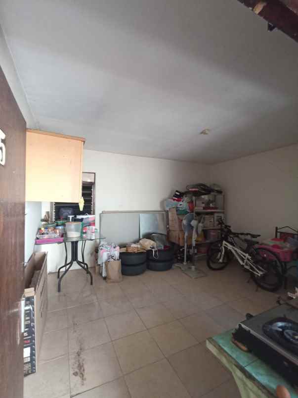 dijual rumah manyar rejo