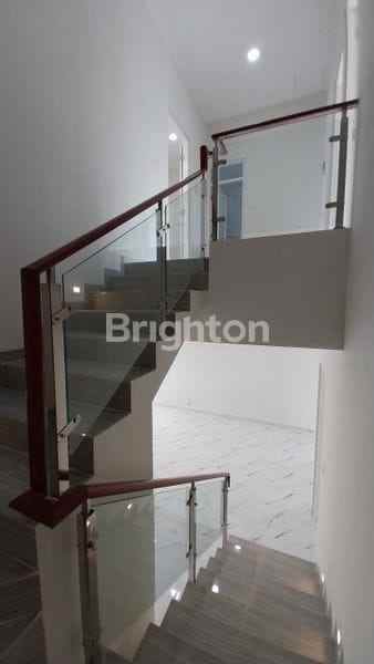 dijual rumah manyar tirtomoyo