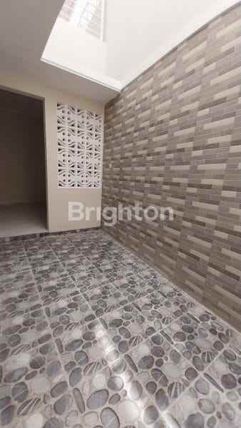 dijual rumah manyar tirtomoyo