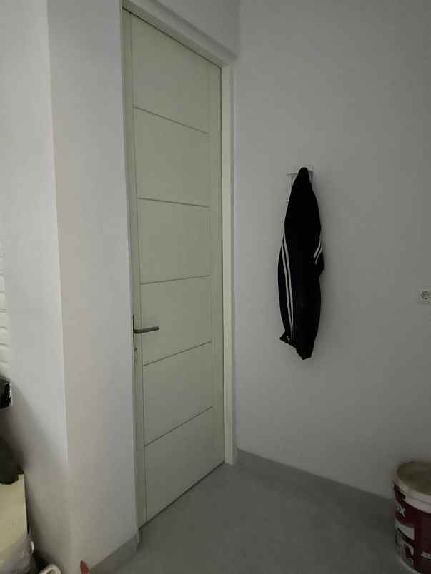 dijual rumah manyar tirtoyoso