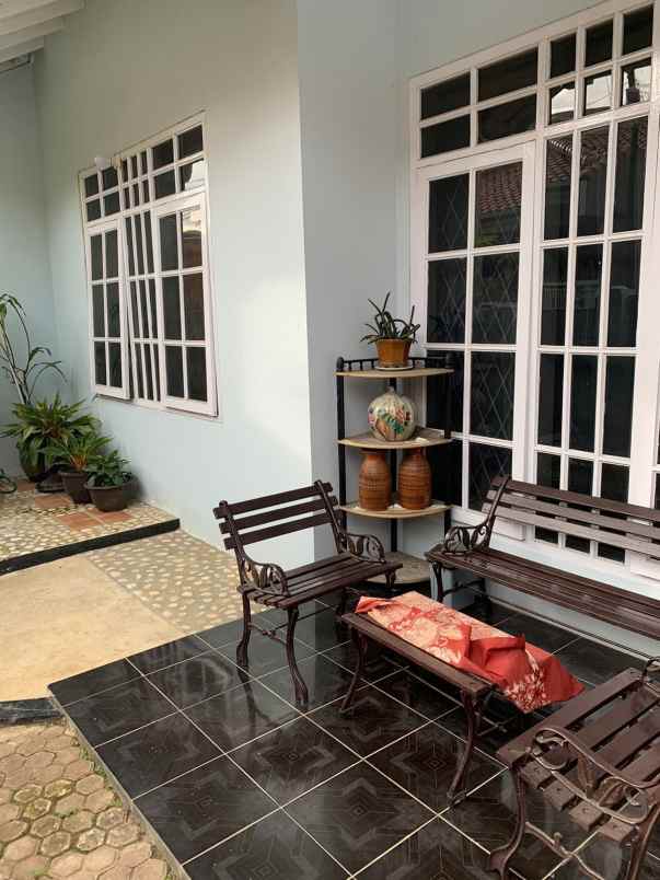 dijual rumah margahayu raya