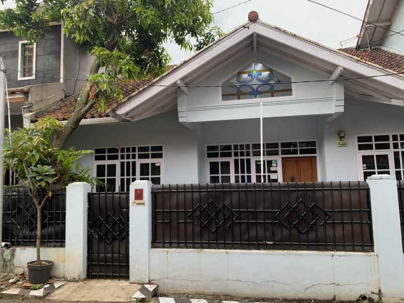 dijual rumah margahayu raya