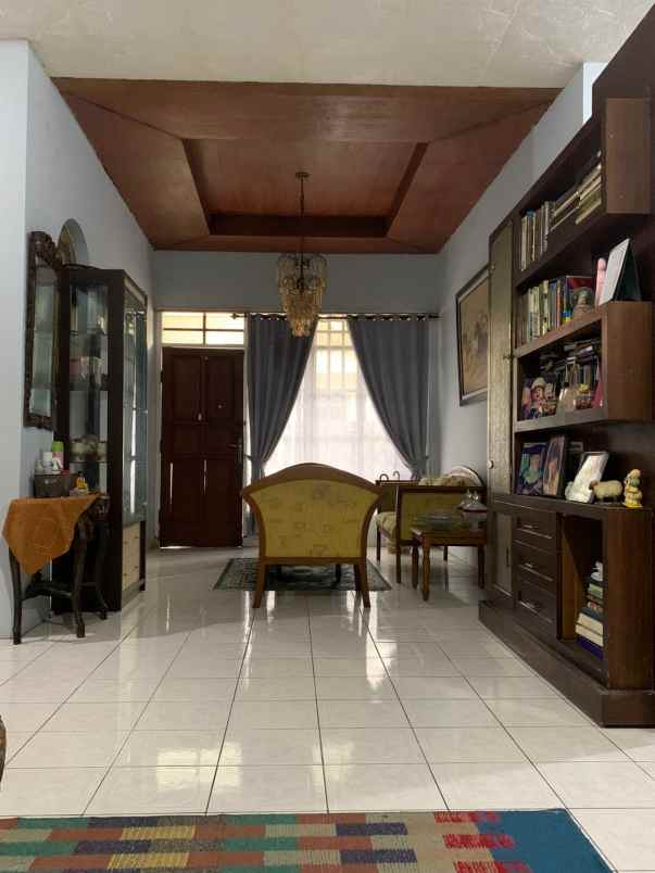 dijual rumah margahayu raya
