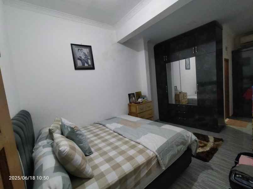 dijual rumah margahayu raya