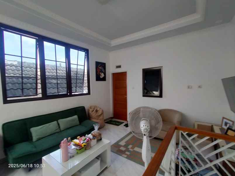 dijual rumah margahayu raya