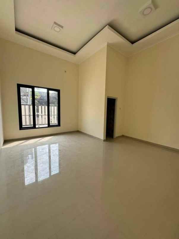 dijual rumah medayu utara