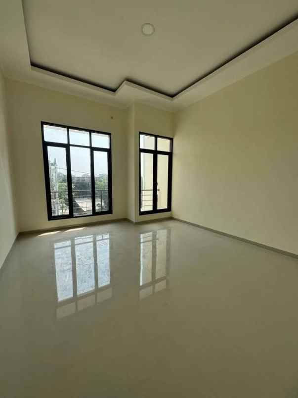 dijual rumah medayu utara