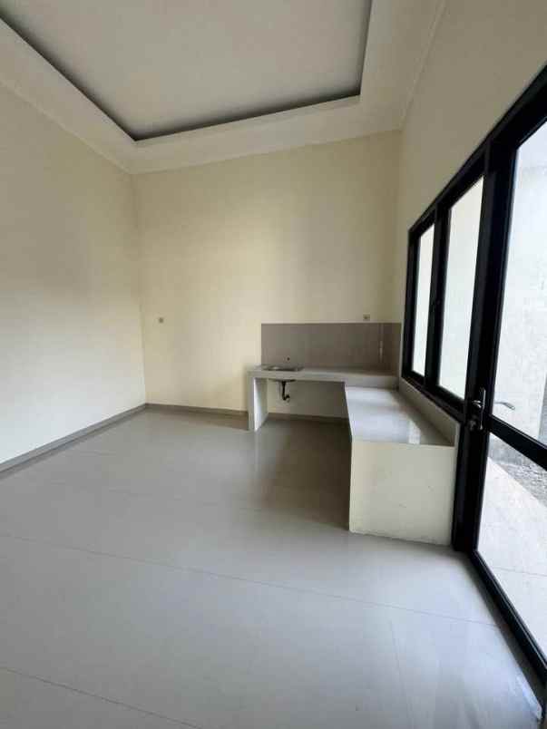 dijual rumah medayu utara