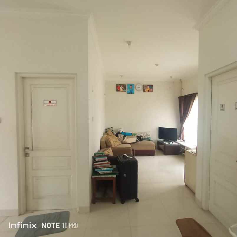 dijual rumah merapi view