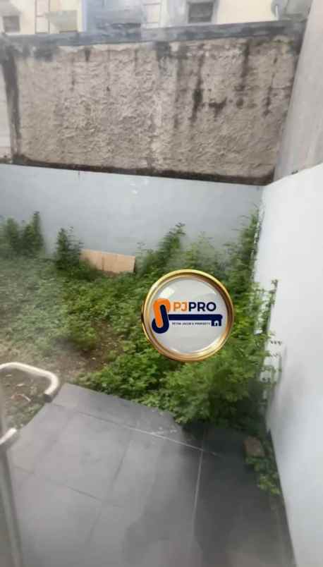 dijual rumah metland menteng