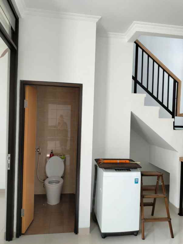 dijual rumah metland transyogi