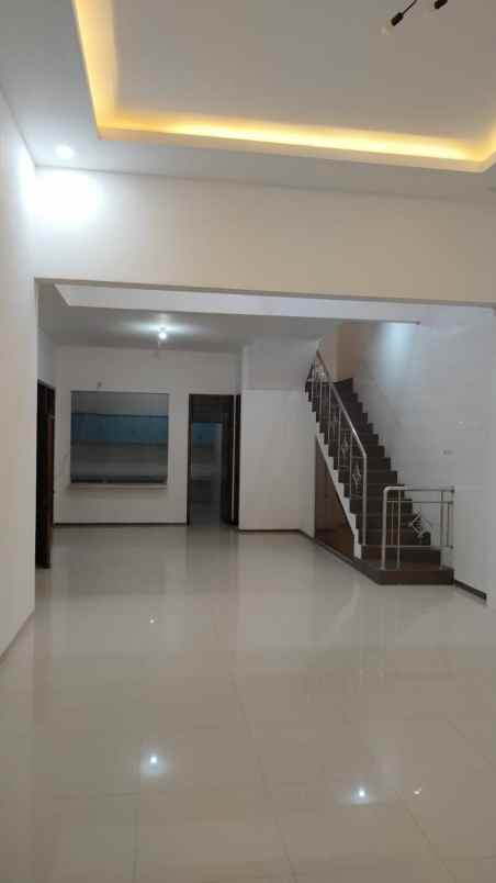 dijual rumah ngagel jaya tengah