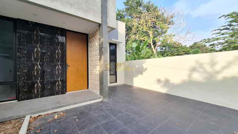 dijual rumah ngemplak