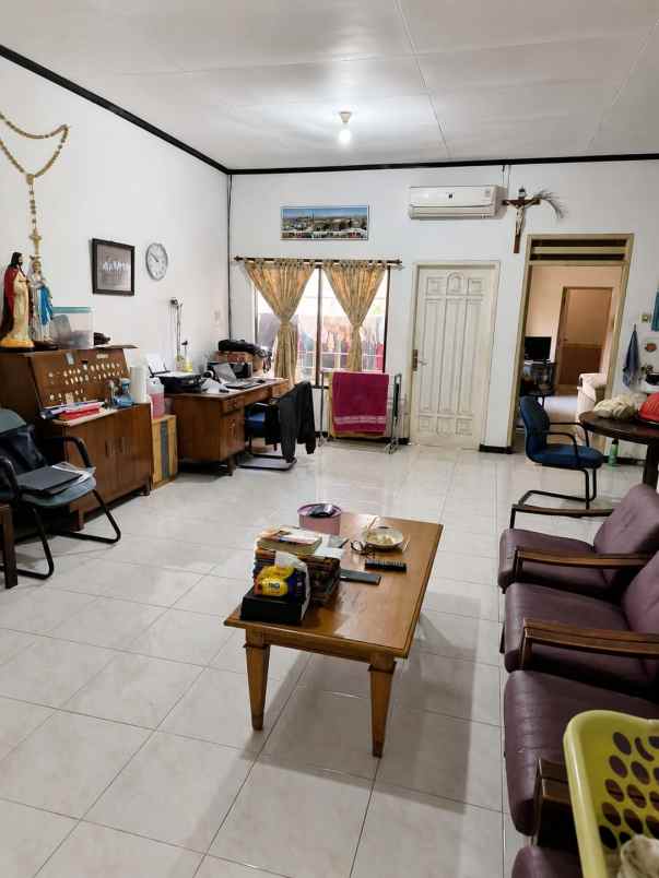 dijual rumah nirwana eksekutif
