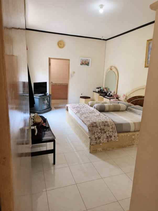 dijual rumah nirwana eksekutif