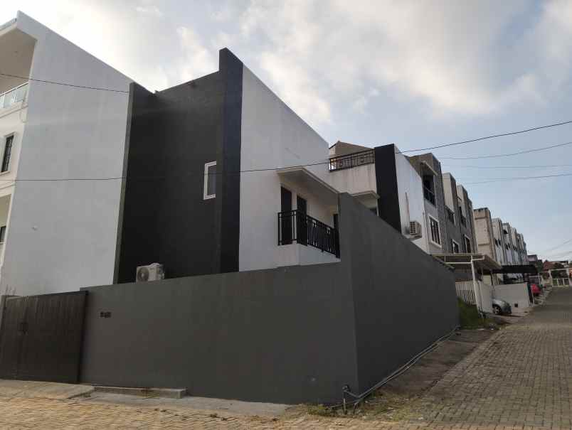 dijual rumah nuansa alam setiabudi