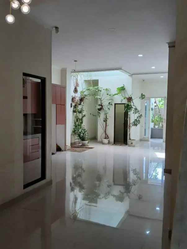 dijual rumah nusa loka bsd