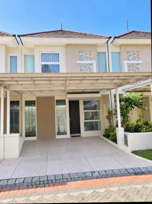 dijual rumah pakuwon city cluster