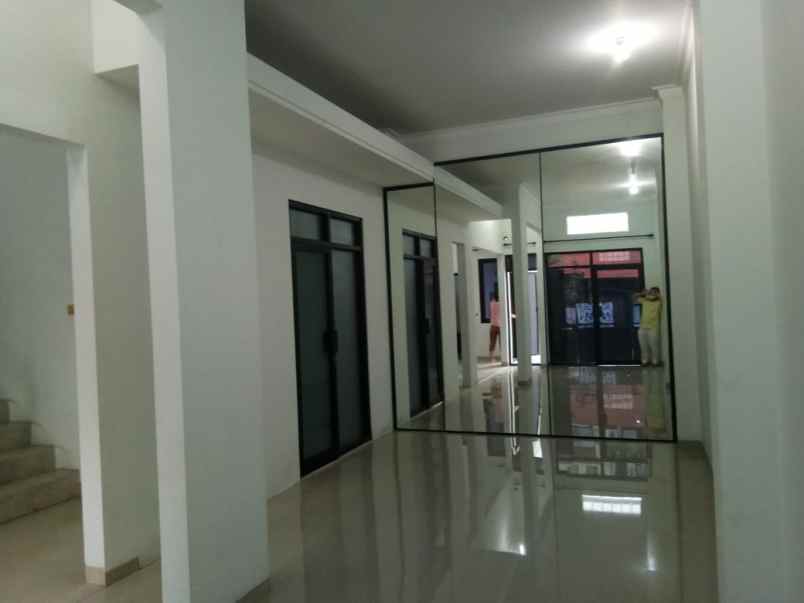 dijual rumah pakuwon city griya asri
