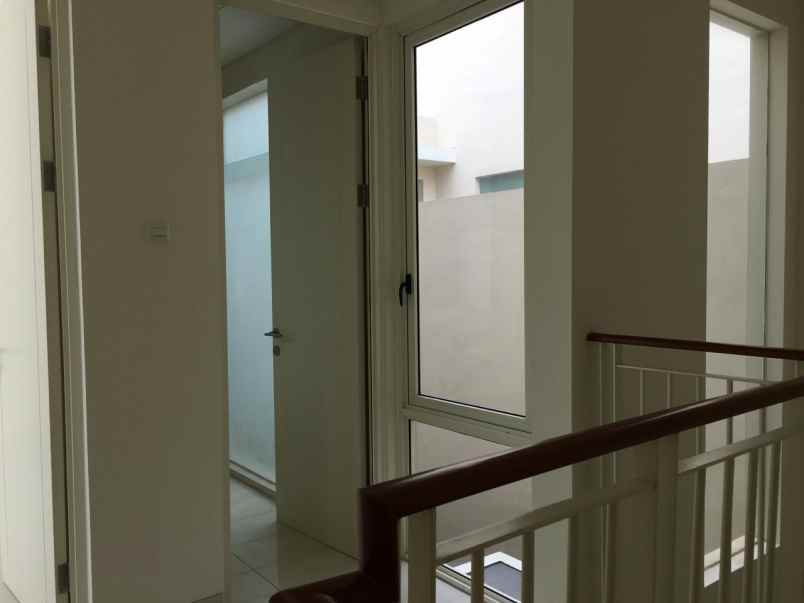 dijual rumah pakuwon city zimbali costa