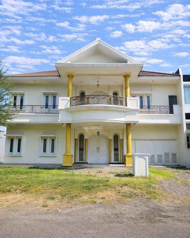 dijual rumah pakuwon indah