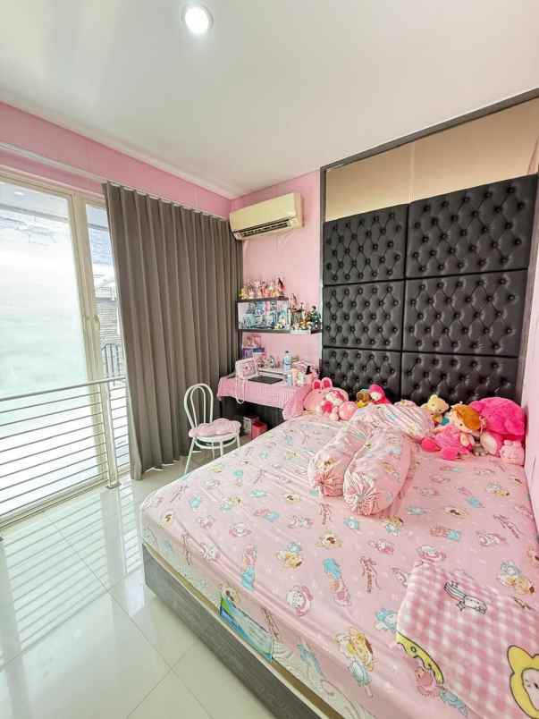 dijual rumah palm beach