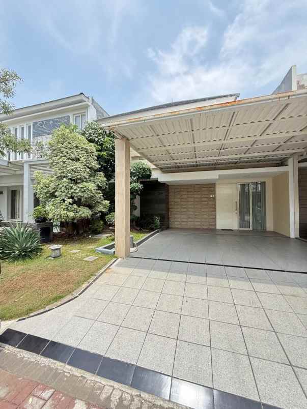 dijual rumah palm beach